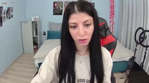 small_horny_girl online show from 10.29.25