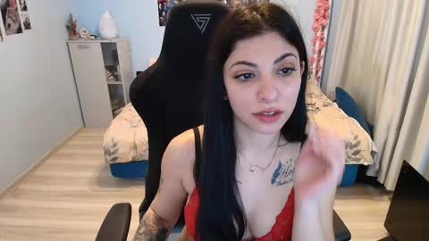 small_horny_girl online show from 01.13.26