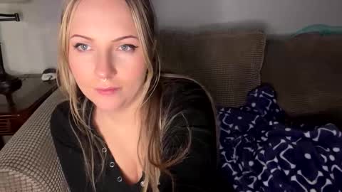 smallclitbitch333 online show from 03.14.26