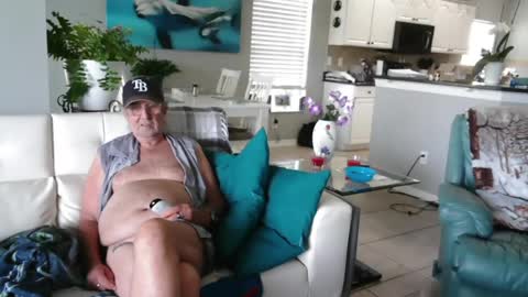 Snapshot of smallpenisbigtongue chatting on 07.22.26 Daddy online show from 07.22.26