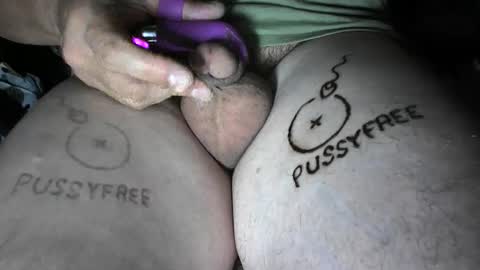Snapshot of smallpenismwm chatting on 06.02.26 pussyfree4eva online show from 06.02.26