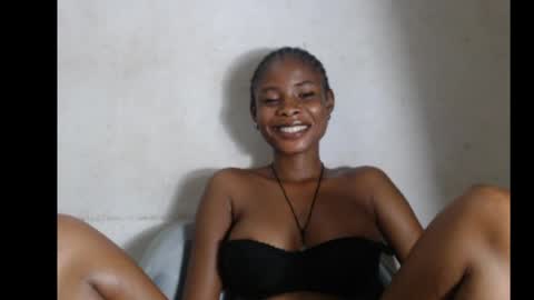 Snapshot of smallsluty chatting on 06.19.26 smallsluty online show from 06.19.26