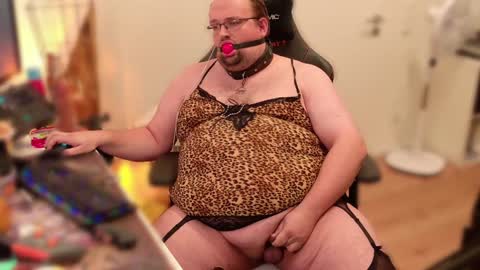 Snapshot of smbuddy42 chatting on 12.08.24 Sissybear online show from 12.08.24