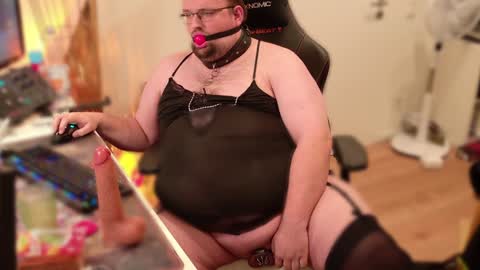 Snapshot of smbuddy42 chatting on 02.05.25 Sissybear online show from 02.05.25