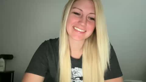 smexxii93 online show from 10.20.25