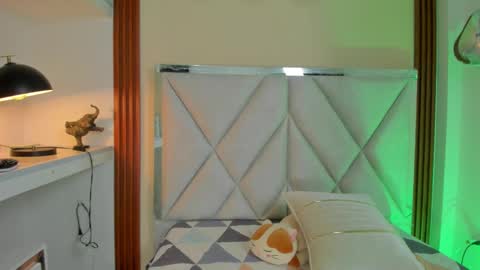 smile__1 online show from 03.08.25