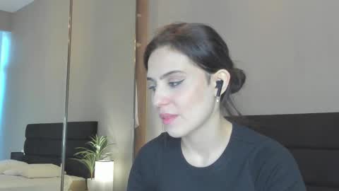 Bella online show from 10.22.25