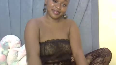 Snapshot of smiley_berry chatting on 09.22.25 smiley_berry online show from 09.22.25