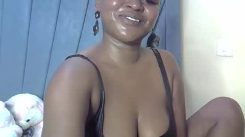 Snapshot of smiley_berry chatting on 09.23.25 smiley_berry online show from 09.23.25