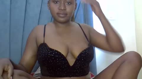 Snapshot of smiley_berry chatting on 09.29.25 smiley_berry online show from 09.29.25