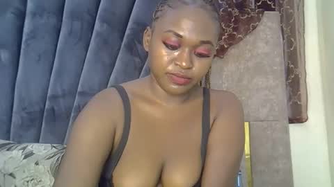 Snapshot of smiley_berry chatting on 10.06.25 smiley_berry online show from 10.06.25