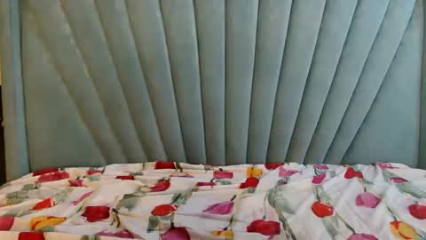 smiley_berry online show from 12.19.25