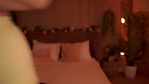 Mia online show from 09.18.25