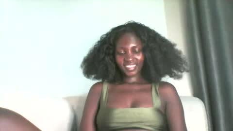 Snapshot of smileykesh chatting on 09.18.25 smileykesh online show from 09.18.25