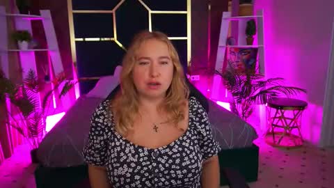 smilingladyy online show from 09.24.25