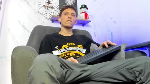 Snapshot of smitgrey chatting on 12.29.24 SMIT  online show from 12.29.24