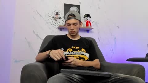 Snapshot of smitgrey chatting on 01.10.25 SMIT  online show from 01.10.25