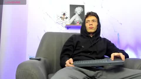 Snapshot of smitgrey chatting on 01.13.25 SMIT  online show from 01.13.25