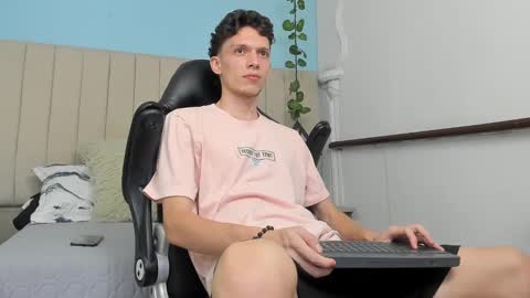 Snapshot of smitgrey chatting on 01.31.25 SMIT  online show from 01.31.25