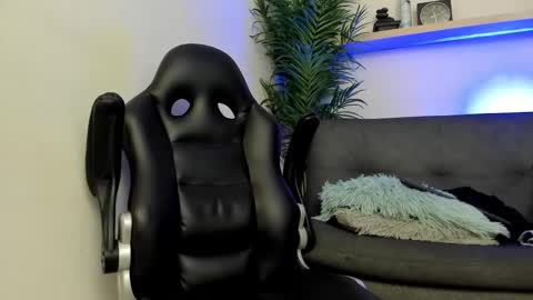 Snapshot of smitgrey chatting on 02.13.25 SMIT  online show from 02.13.25