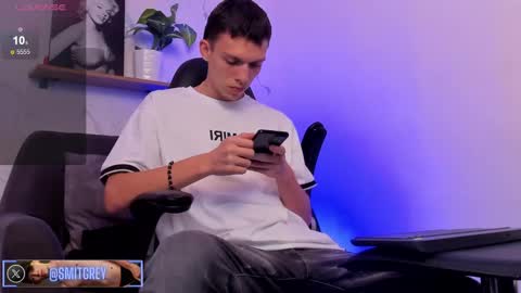 Snapshot of smitgrey chatting on 03.05.25 SMIT  online show from 03.05.25