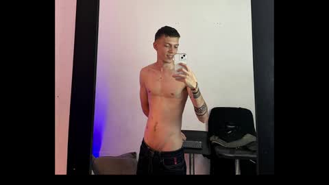 Snapshot of smitgrey chatting on 09.15.25 SMIT  online show from 09.15.25