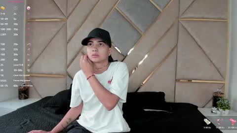 Snapshot of smithjay_ chatting on 12.11.24 Smith Jay online show from 12.11.24