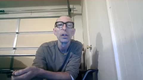 smoke-4-me online show from 10.24.25