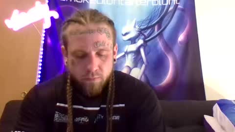 Snapshot of smokebluntafterblunt chatting on 04.20.26 smoke online show from 04.20.26