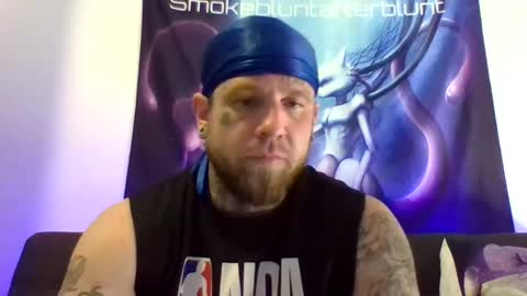 Snapshot of smokebluntafterblunt chatting on 04.28.26 smoke online show from 04.28.26