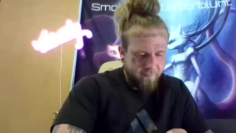 Snapshot of smokebluntafterblunt chatting on 05.25.26 smoke online show from 05.25.26