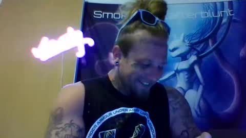 Snapshot of smokebluntafterblunt chatting on 05.27.26 smoke online show from 05.27.26