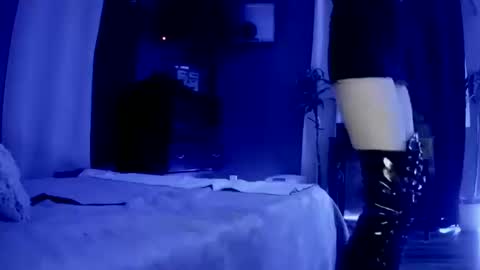 love bug online show from 10.11.25