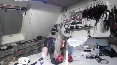 smokeslut365 online show from 03.03.25