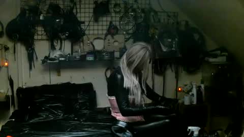 smokeslut365 online show from 06.18.26