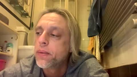 Snapshot of smokingtime chatting on 12.18.25 Smokingtime online show from 12.18.25