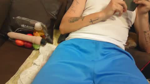 Snapshot of smoky_dirty09 chatting on 09.09.25 moi online show from 09.09.25