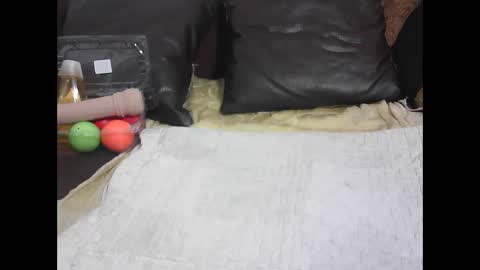 Snapshot of smoky_dirty09 chatting on 09.10.25 moi online show from 09.10.25