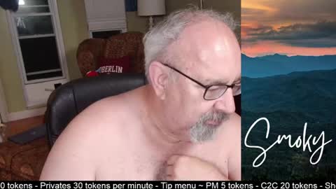 Snapshot of smokymountanman chatting on 04.22.26 smokymountanman online show from 04.22.26