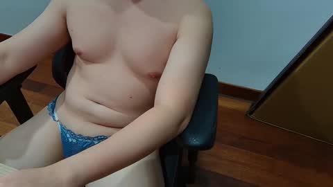 Snapshot of smoothasianm chatting on 05.18.26 smoothasianm online show from 05.18.26