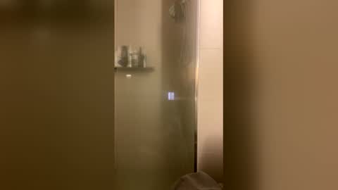 Snapshot of smoothcock93uk chatting on 04.13.26 Loverboy93 online show from 04.13.26