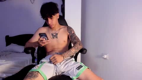 Snapshot of snakebutterfly chatting on 01.15.25 snakebutterfly online show from 01.15.25