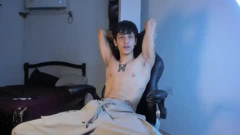 Snapshot of snakebutterfly chatting on 09.12.25 snakebutterfly online show from 09.12.25