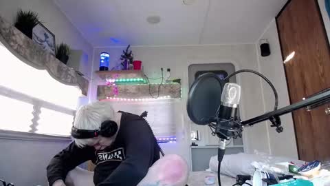 Snapshot of snarfle chatting on 02.27.25 Viiscount Snarfle Von Snarfenberg online show from 02.27.25