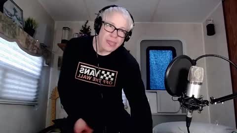 Snapshot of snarfle chatting on 03.01.25 Viiscount Snarfle Von Snarfenberg online show from 03.01.25