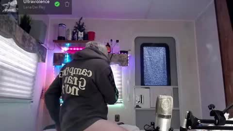 Snapshot of snarfle chatting on 03.10.25 Viiscount Snarfle Von Snarfenberg online show from 03.10.25