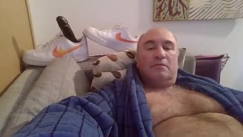 Snapshot of sneakerboy18 chatting on 01.05.25 sneakerboy18 online show from 01.05.25