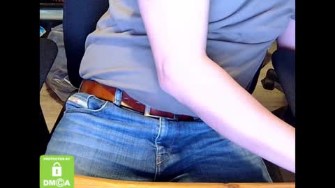 Snapshot of sneakybill82 chatting on 01.07.25 Sneakybill online show from 01.07.25