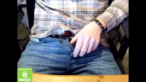 Snapshot of sneakybill82 chatting on 02.18.25 Sneakybill online show from 02.18.25