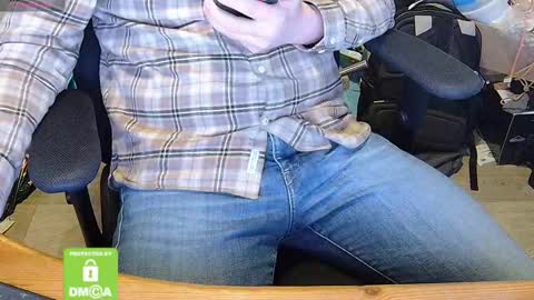 Snapshot of sneakybill82 chatting on 03.07.25 Sneakybill online show from 03.07.25